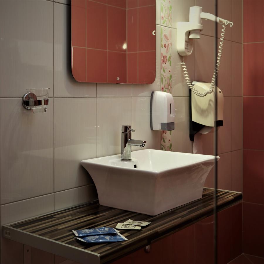 Rooms Vodisek - Depandansa Hotela Capris Capodistria Boutique Екстериор снимка